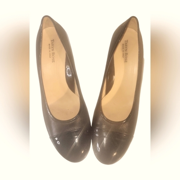 Taryn Rose Women's Black Rounded Toe Wedge heels Patent Leather Pumps - Picture 10 of 10